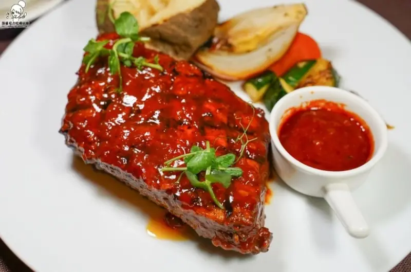 破表高CP值的小資必吃980超值午餐，沙拉吧、手作甜點、麵包無限續加｜漢來大飯店 牛排館 - 跟著尼力吃喝玩樂＆親子生活