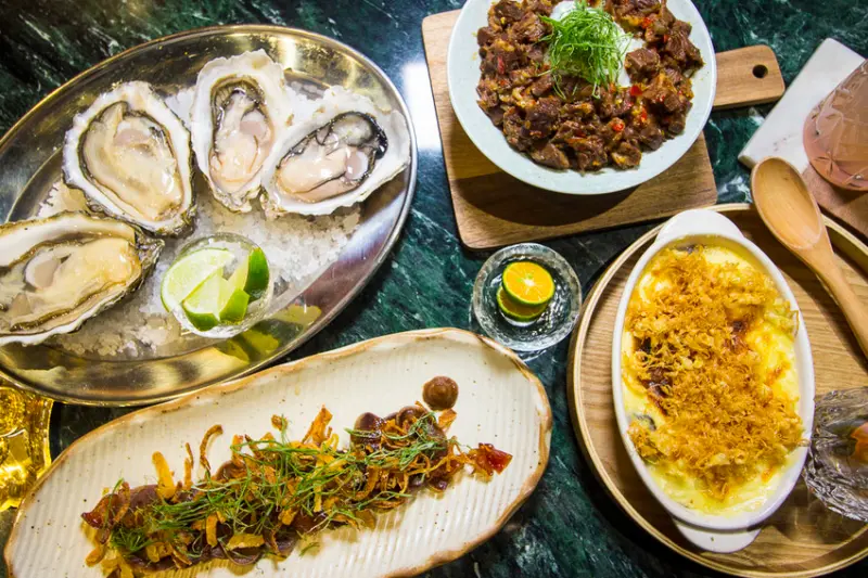 【台北美食】東區小酒館｜技固吧 Chikubar 好酒夜食 – 生蠔牛舌專門店～超大size美味生蠔、 牛舌創意料理，有包廂能包場