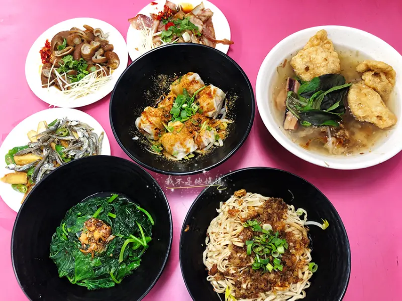 羅記傳統魷魚羹 中和民享市場 銅板小吃  在地人推薦必吃傳統美食  魷魚羹 魚穌羹 手工肉羹  必吃小菜滷大腸