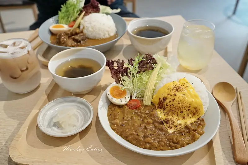 【台中豐原】高圓日式食堂│IG打卡巷弄文青咖哩飯，還有下午茶咖啡甜點，瑞穗國小側門旁