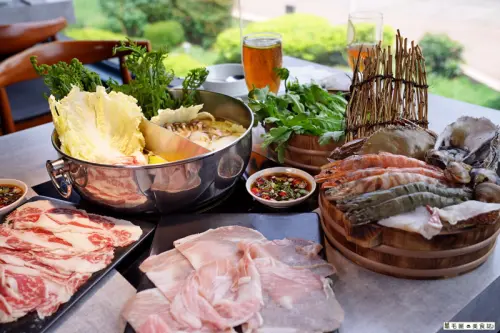 【新莊鍋物】荷朗精鑽鍋│穀倉風精品火鍋 吃鍋搭佐中港河廊畔的綠意和春光 全台獨創法式雞湯底 一吃成主顧