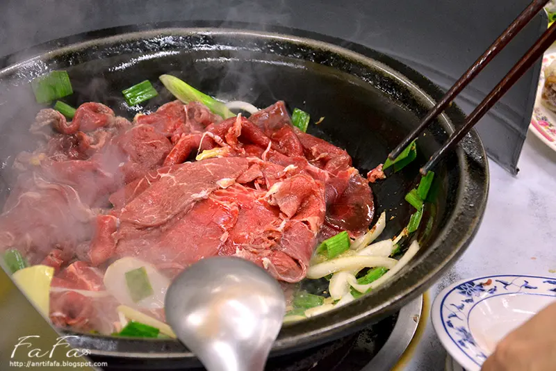 
小紅莓自助火鍋城。松山石頭火鍋35年老字號 食材總整理
