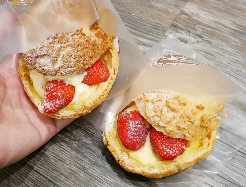 米塔手感烘培-基隆烘焙店推薦，平價草莓泡芙，風味有地域性差異，趕快抓緊草莓季的尾巴吃一波