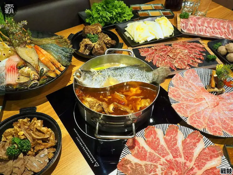 戰鼓火鍋新開幕，牛大骨燉煮湯頭、整尾鱸魚燉湯好霸氣，吃一餐送一餐～