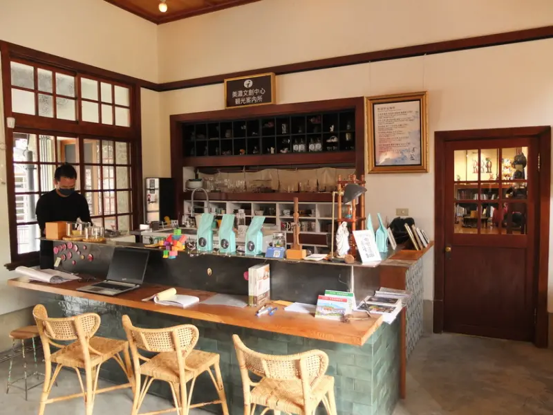 高雄美濃區美食。搖籃咖啡x惠如小屋。慢下來享受時光！美濃有種幸福是在日式風格歷史建築裡品嘗甜點午茶