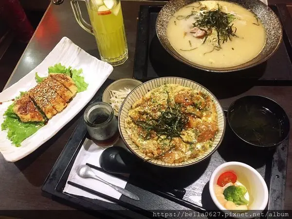 高雄五甲美食【御選日本丼料理】五甲路上的丼飯拉麵平價又好吃，超高CP美食，小資族學生的餐廳首選~