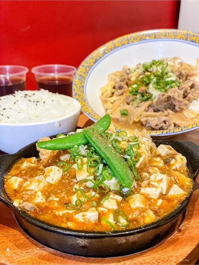 | 高雄美食 |每天都想吃的麻婆豆腐炸雞飯/鐵板滋滋滋～超療癒/陳麻飯-自由店