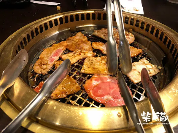 【台北】夏天就是要大口吃肉:::柴貓IN【牛角燒肉】