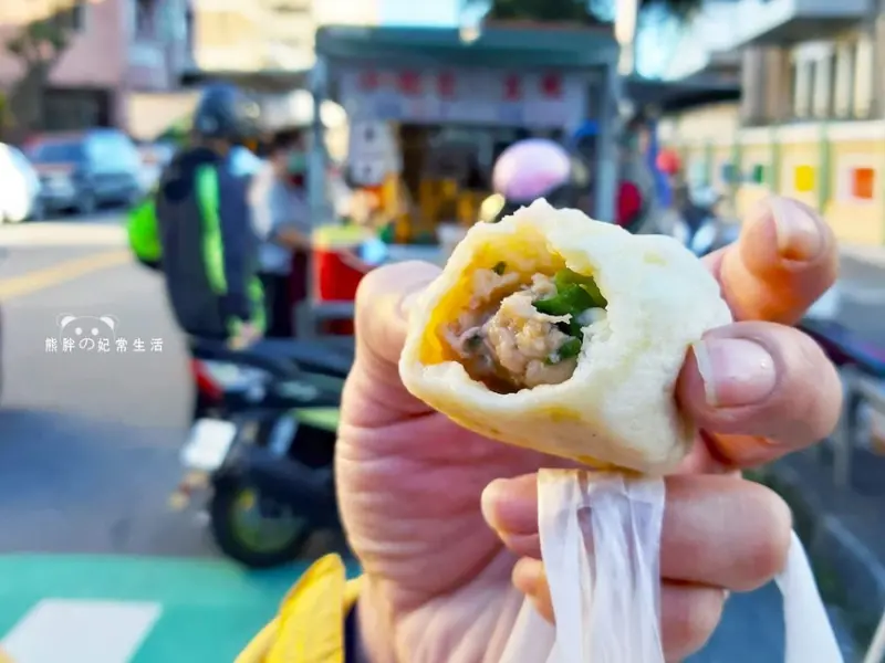 【台中豐原】在地無名人氣小籠包餐車│經濟實惠的銅板美食│現包現蒸現賣想吃的......
