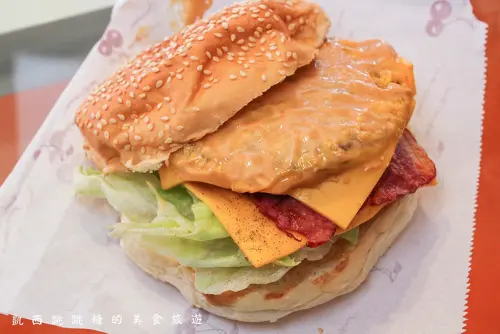 【北投早午餐推薦】享樂健康早餐吧 滿15元即外送,好吃又佛心! 花生醬牛肉培根漢堡、肉排蛋