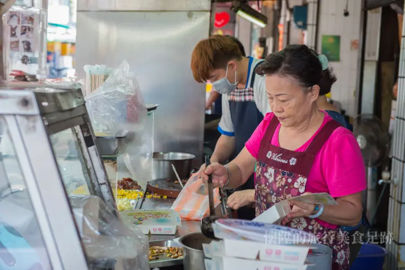 「炭香飄千里，騎士下車排」台南好吃燒肉便當，佳味燒肉便當【台南便當】Tainan bento