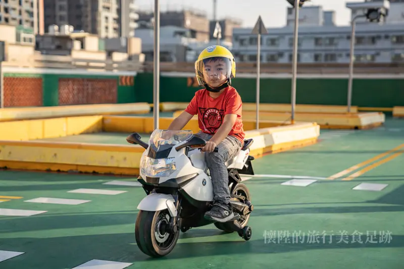 【台南親子】讓孩子體驗開車樂趣，好玩的免費台南親子景點：大台南智慧交通中心