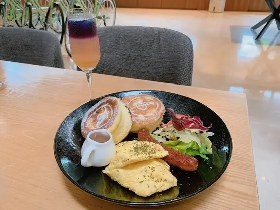 台中西區餐酒館推薦首選 | 飯店享受平價消費的台中西區餐酒館首推愛麗絲餐酒館！