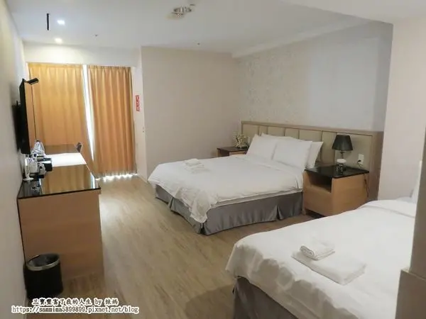 台中住宿推薦【香榭驪舍大飯店】鄰近一中商圈，生活機能優，交通便利，舒適溫暖有家的感覺~