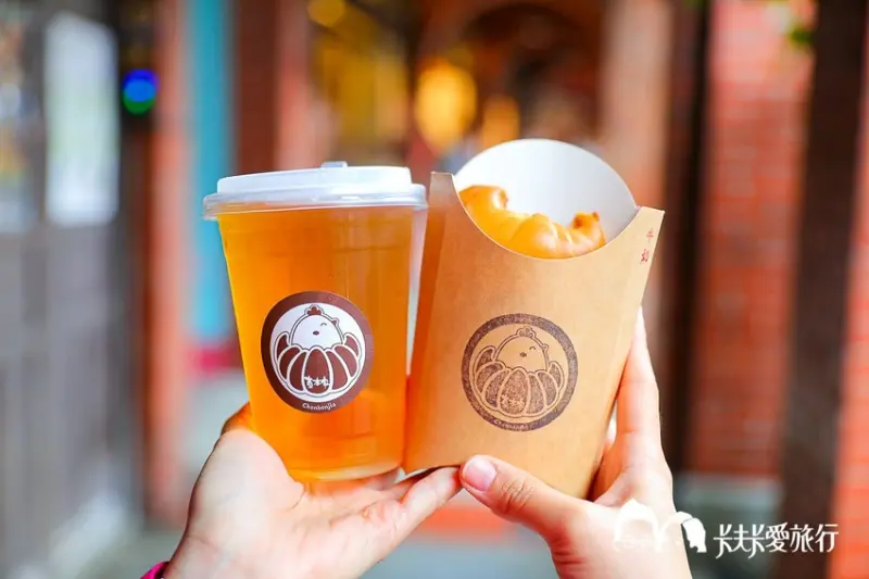 三峽老街美食｜真本家雞蛋糕｜浮誇牽絲金牛角起司雞蛋糕！三峽必吃 - 卡夫卡愛旅行