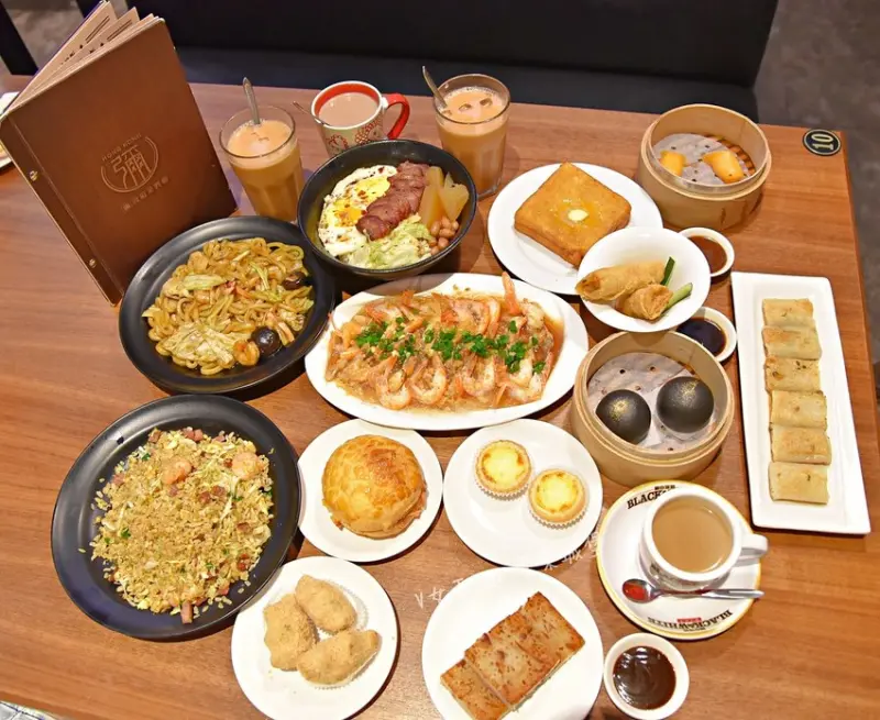 彌敦道港式茶餐廳板橋誠品店 ll 板橋府中站港式茶餐廳，道地香港師傅製作的港式點心，親民價格均一價 $88 ，讓你吃美食不會有負擔