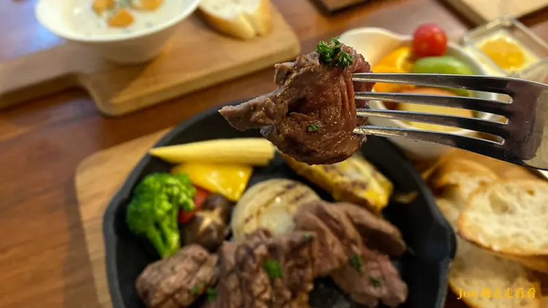 [台中 北區/賴厝國小]【非偌凡早午餐】[台中北區早午餐] 享受台中綠園道早午餐不用再去草悟道人擠人