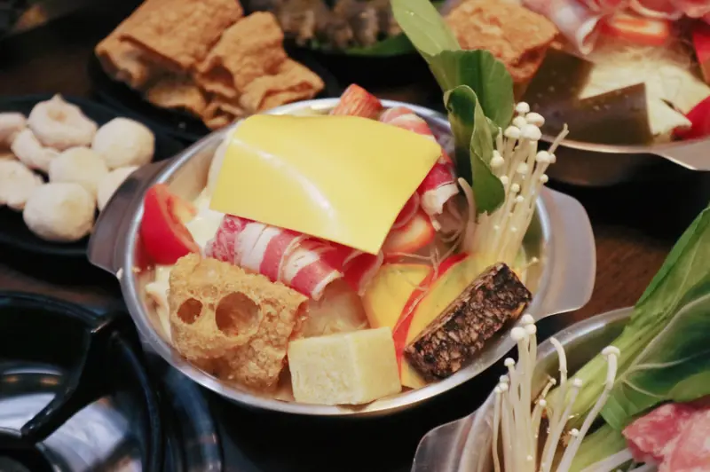 永安市場 χ 查理王昆布小火鍋  ▎平價百元牛奶小火鍋 / 中永和吃鍋新選擇 / 百元鍋物