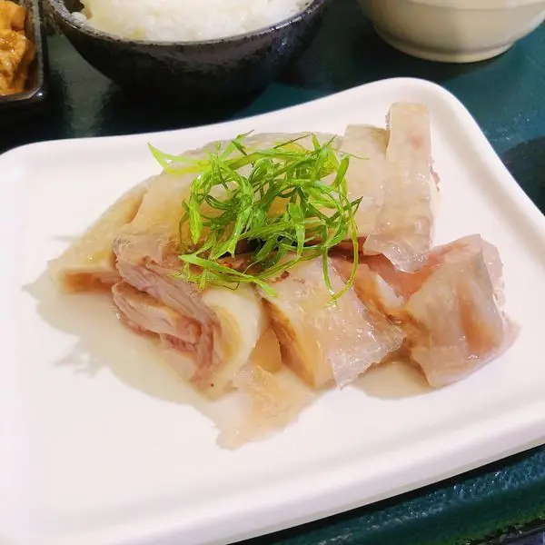 [台北小吃]中山國中站「立可康餐廳」精緻平價的溫馨簡餐店/主食配菜都美味/鹽烤鰤魚下巴魚肉鮮嫩肥美多汁/附菜單