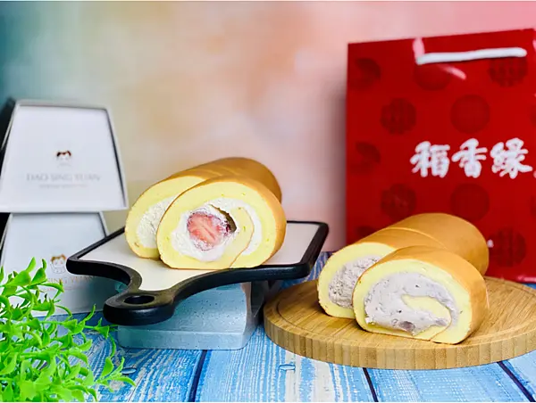 【彰化美食￭宅配】稻香緣手工蛋糕￭黃金芋泥捲&日式草莓卡士達鮮奶捲 x 手作蛋糕的細緻，真材實料的堅持、低脂低糖又低油，輕盈自然的甜點║ 鹿港必買伴手禮、鹿港美食、鹿港伴手禮、宅配美食