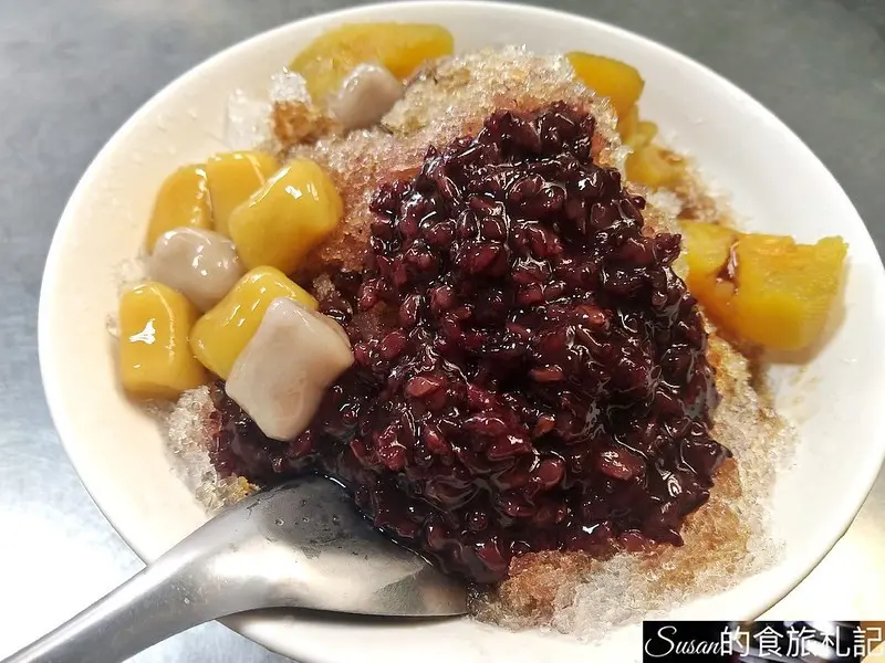 台中冰品|華美黃昏市場內的無名豆花，平價好吃高CP值的豆花、湯圓和三種冰 銅板美食