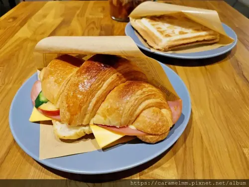 【苗栗頭份】粹咖啡 粹Coffee 頭份早午餐 頭份下午茶 頭份咖啡 貝果 三明治 熱壓吐司 輕食 不限時 提供插座 wifi 文附菜單 頭份大潤發