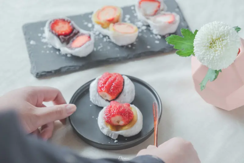 高雄三民｜紅斗泥ほんとうに草莓大福-一年只營業四個月的草莓大福店，藏匿在蔘藥房裡