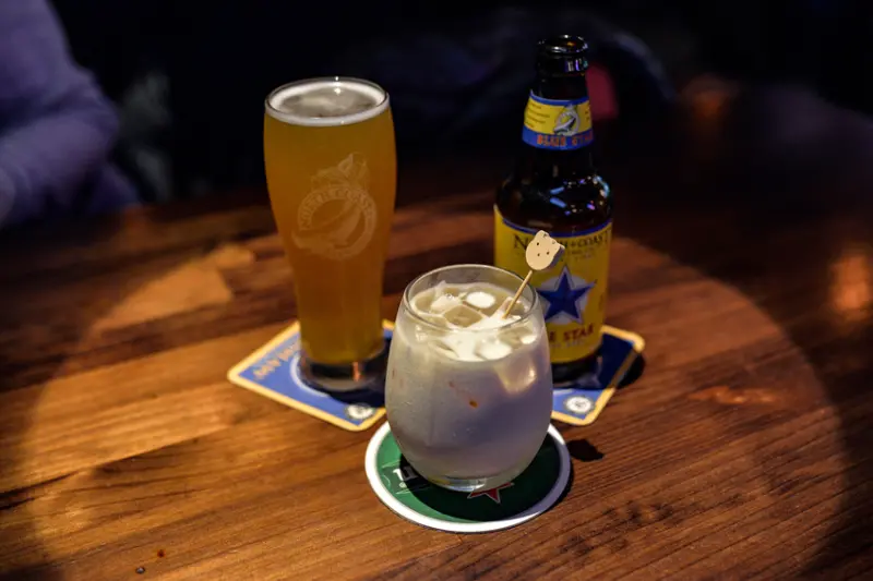 嘴饞就到角窩，和老婆大人的牛排/調酒之旅！！