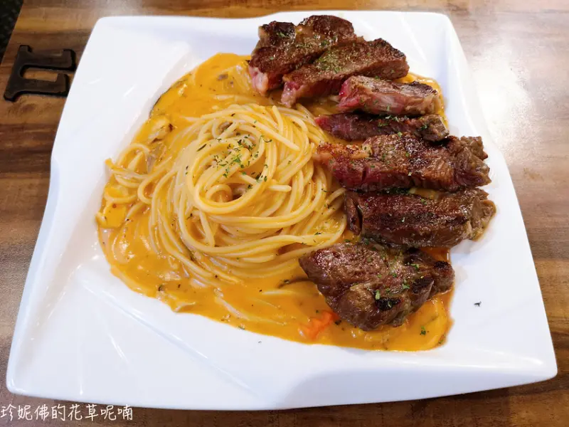 【新北-新店區】義汁小豬Steak Pasta｜近捷運大坪林站3號出口
