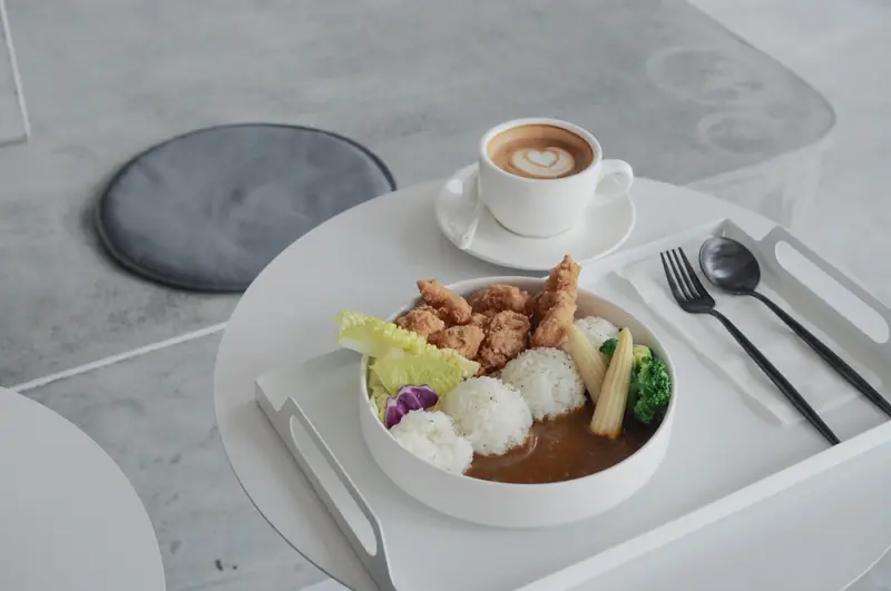 彰化員林早午餐，主打咖哩及超熱賣甜點｜有片森林FOREST ROASTING