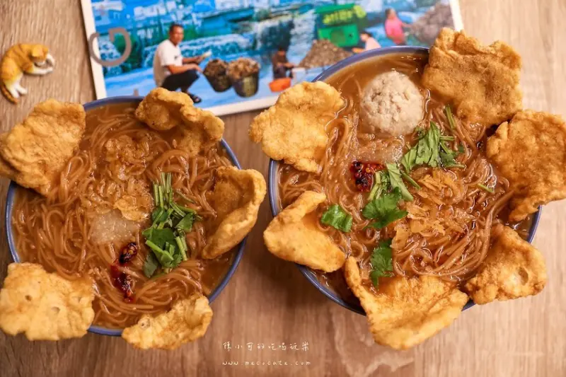新開幕～銅板價魚酥麵線，文青可愛麵線店！手工芋頭貢丸好好吃，男子漢麵線