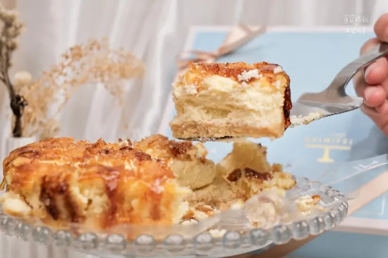 宅配美食｜薄脆焦糖佈滿口感細緻乳酪，甜蜜口感交織於口中！敲敲