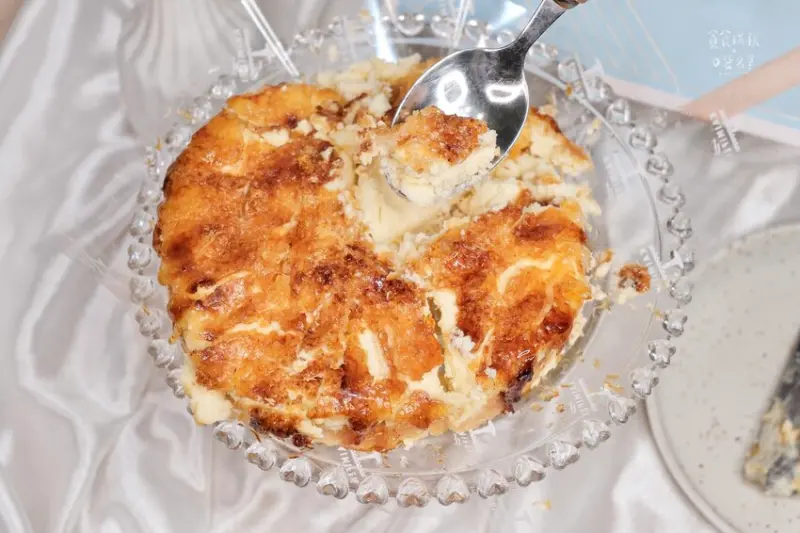 宅配美食｜薄脆焦糖佈滿口感細緻乳酪，甜蜜口感交織於口中！敲敲