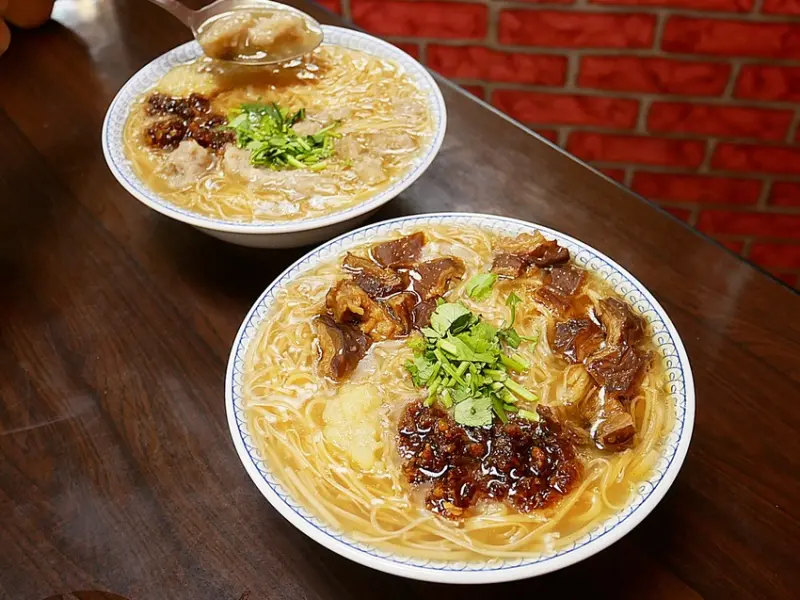 XO悍醬大腸肉丁麵線-新北中和在地人推薦麵線，不同於傳統味麵線，多了老闆特製XO醬超夠味，赤肉丁比麵線還厲害