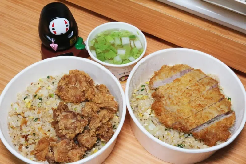 台南東區炒飯丼飯沅和屋  100元享有粒粒分明炒飯與厚實豬排