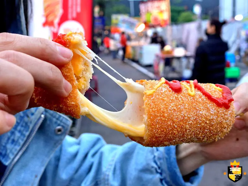 台南米熱狗／夜市限定一週只賣2天／一咬開就爆漿牽絲／手工製作每日限量／吃過一次就愛上／連外國人都愛吃／韓國特色小吃