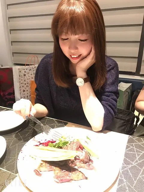 台中美食~v di ja 覓底家餐廳 充滿了滿足與驚喜屬於覓底家的創意料理 祝福親愛的小花生日快樂 壽星還有贈送小蛋糕唷^^