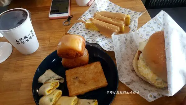 找餐店brunch-彰化店。半個月不用想要吃什麼直接點排行榜。吃早餐吃宵夜都ok