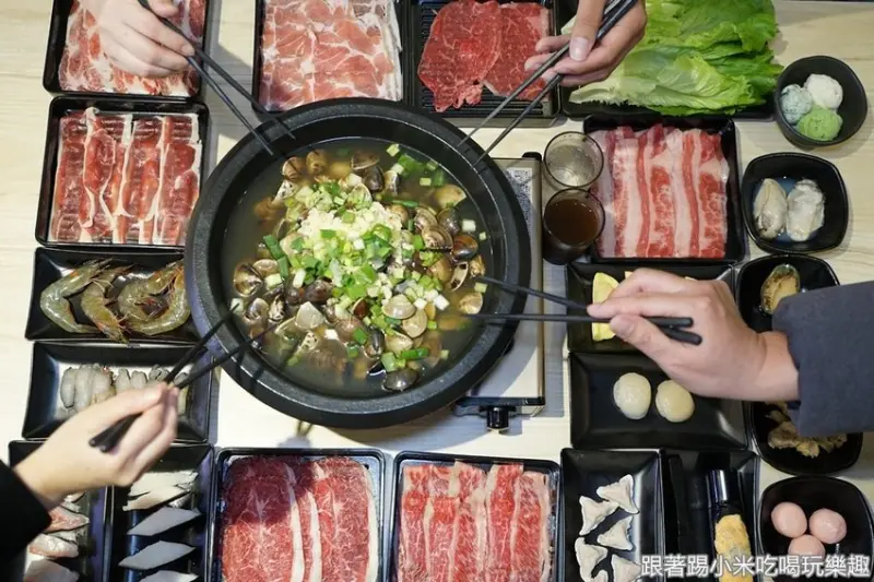 新竹鍋食府|爆滿蛤蜊蔬菜雞湯火鍋超市。蜆蜆鍋不只食補食材還可以隨心所欲想吃什麼由自己選擇 (菜單營業時間地址電話) - 跟著踢小米吃喝玩樂趣