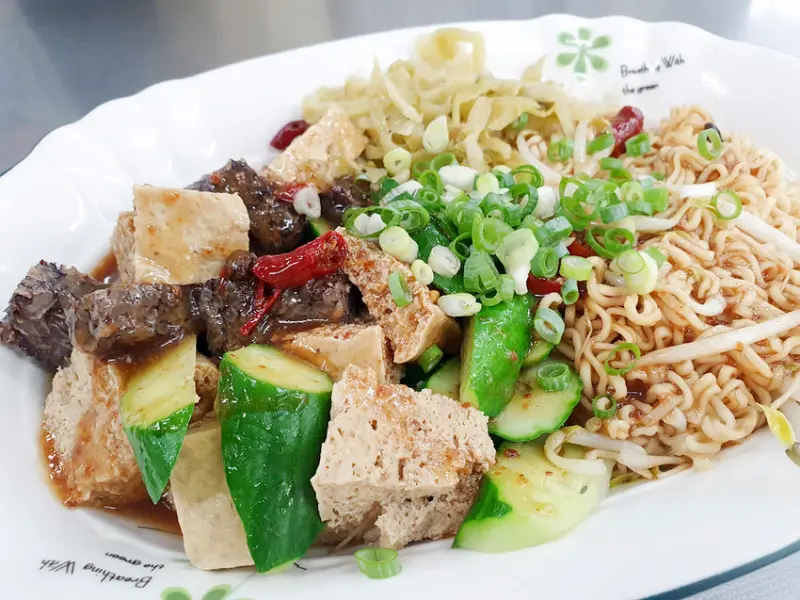 【高雄小吃】林師傅滷味 武廟人氣美食 從小吃到大的美味