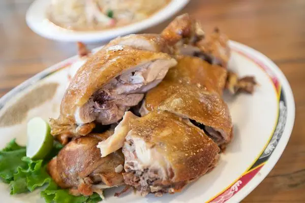 烏來台雞店，所以到底是太太怕我還是我怕太太？