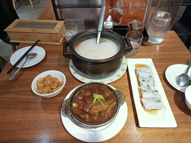 新北市板橋區板橋美食|彌敦道茶餐廳-板橋誠品店。港點運通通98元起!