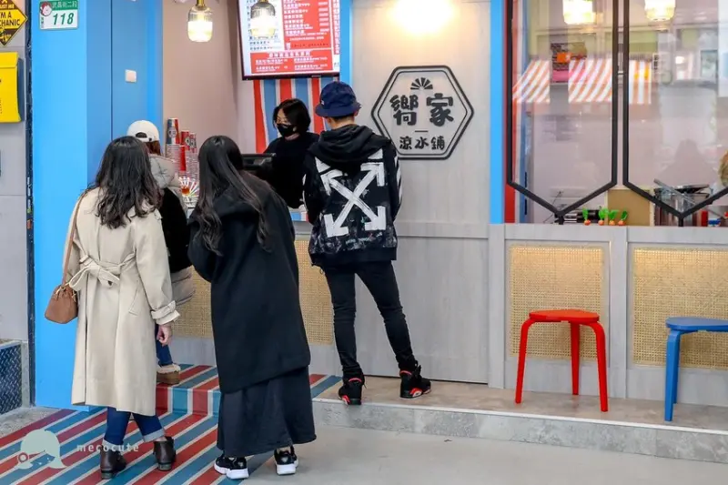 把蛋糕放進飲料裡！西門町Ximen新開幕飲料店，內湖人氣手搖鮮奶茶「嚮家涼水鋪西門店」