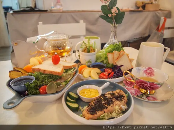 【高雄。美食】不，沮 No Sad —咖啡廳、生菜輕食、午晚餐，追求餐點完美品質，均衡飲食，老闆現點現做，食材皆為每日新鮮採買｜附菜單