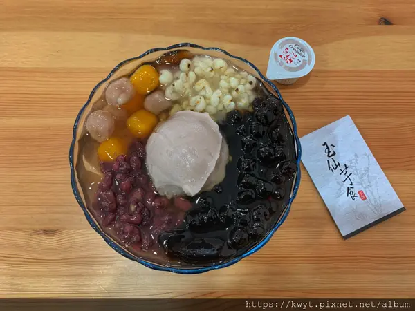 【台南。美食】玉仙芋食。新市必吃甜品店。手洗愛玉、費時熬煮仙草、手作芋圓地瓜圓，新鮮的美味都在這裡｜附菜單