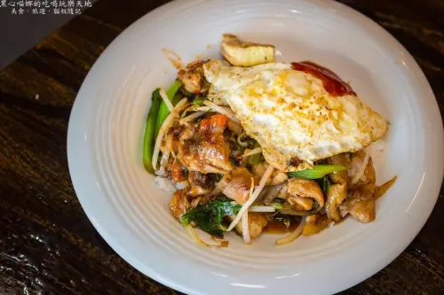 高雄旗山︱碧蓮餐館　旗山老街平價有冷氣，又很用心烹調餐點的景區優質好餐廳！