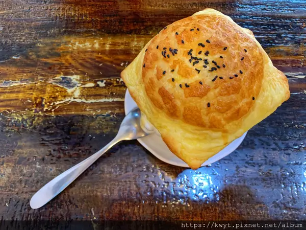 【高雄。美食】旗山老街碧蓮餐館。藏身於旗山老街的平價簡餐，超人氣酥皮濃湯、焗烤奶油雞肉飯｜附菜單