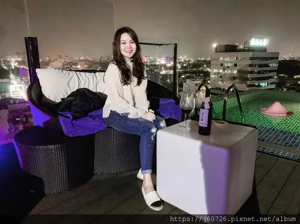 【嘉義東區/酒吧】嘉義超美空中酒吧N23.5 Sky Lounge★無邊際泳池酒吧(嘉義承億文旅-桃城茶樣子頂樓)