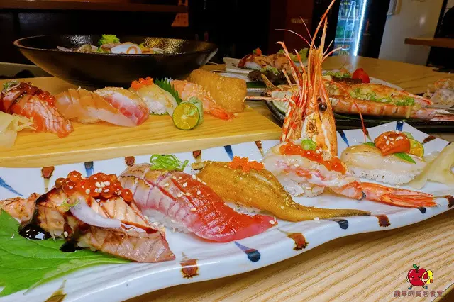 [食記] 新竹北區 - 花沺すし日式料理 海膽手卷滿滿鮮味 焗烤大明蝦鮮味奶香融合 推薦$990套餐的握壽司烤蝦頭飯