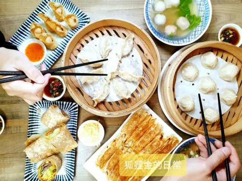 台中美食 │ 真龍天子 台中公益店 周氏蝦捲新品牌 蒸餃 煎餃 牛肉麵 捲餅 湯包 一次滿足